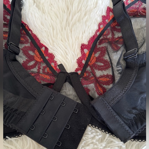 Cacique Sheer Underwire Bra Black with Red and Orange Floral Embroidered 40DDD - Picture 5 of 8